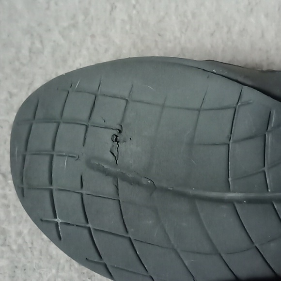 Oofos - Picture 5 of 5